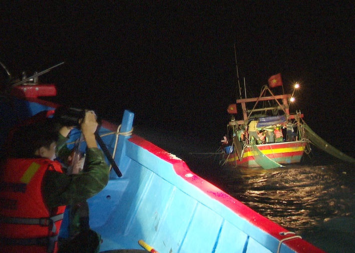 Hà Tĩnh 'mạnh tay' xử lý khai thác hải sản bất hợp pháp