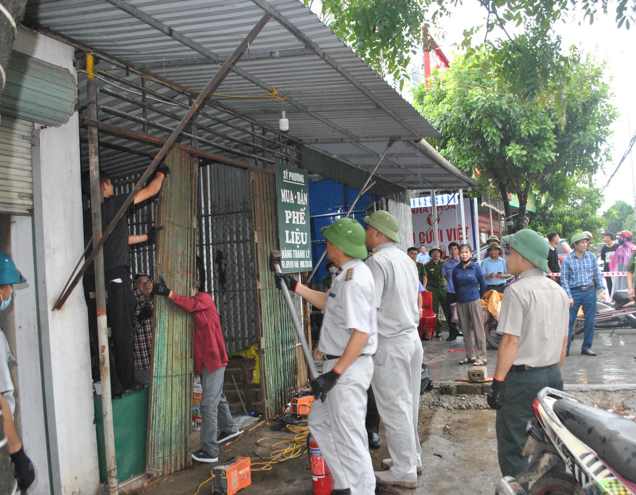 Hà Tĩnh: Cưỡng chế bàn giao đất cho người được thi hành án