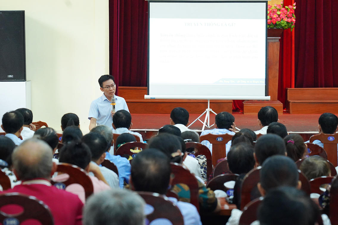 Hà Tĩnh đa dạng các hình thức tuyên truyền giảm nghèo về thông tin