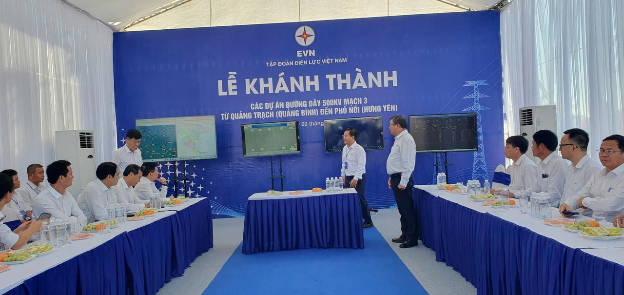 Phó Thủ tướng Hồ Đức Phớc dự khánh thành đường dây 500 KV mạch 3 tại điểm cầu Hà Tĩnh