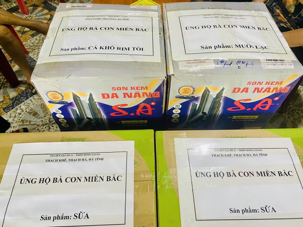 Người xứ Nghệ chưng cá, tép, lạc khô hỗ trợ đồng bào vùng lũ ở miền Bắc