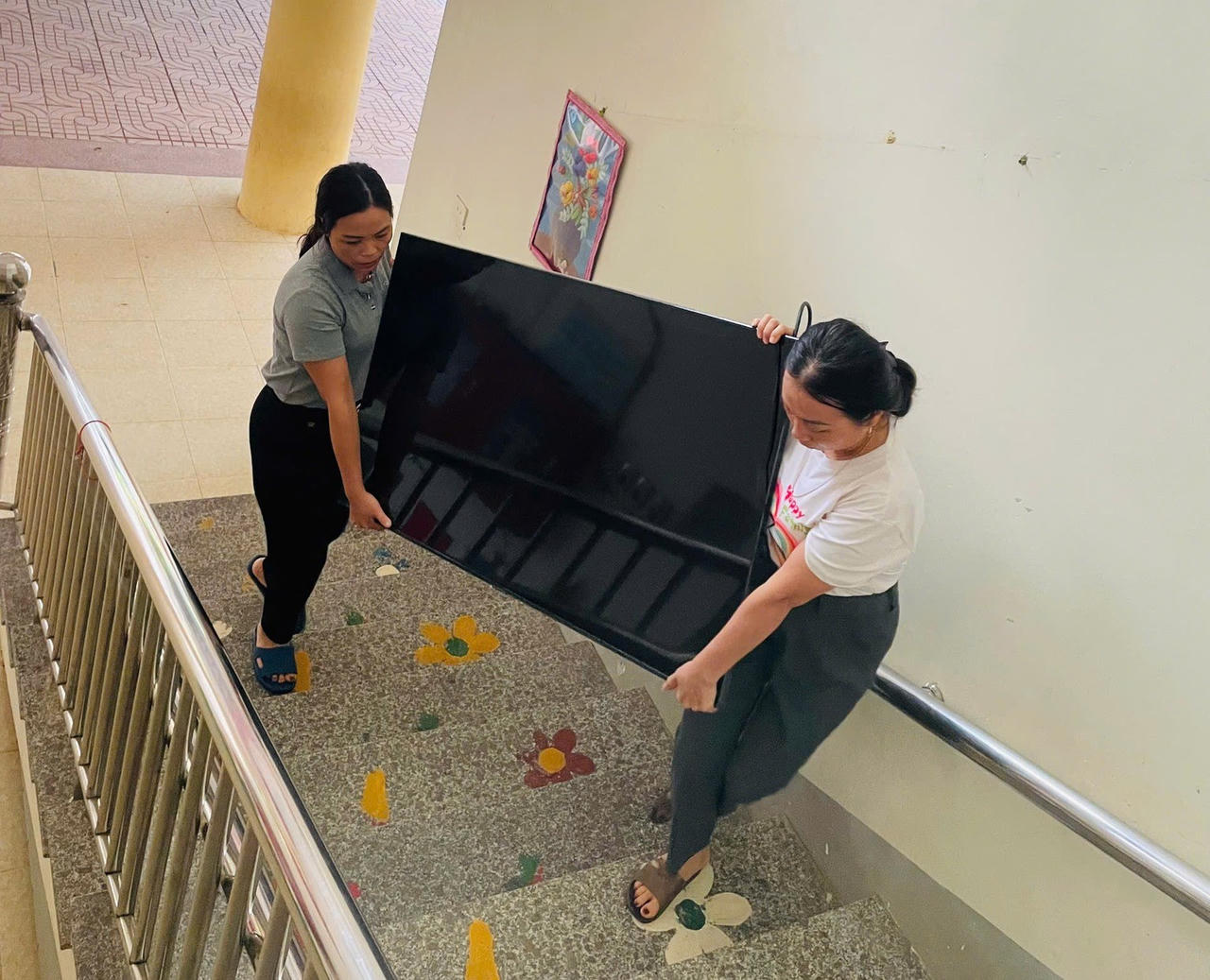 Mưa lớn, ngập cục bộ, nhiều trường học ở huyện miền núi Hà Tĩnh cho học sinh nghỉ học