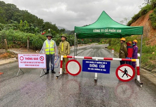 Sạt lở nghiêm trọng đường đi Cửa khẩu quốc tế Cầu Treo