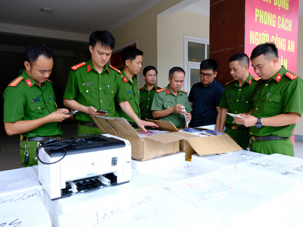 Thu giữ hơn 6.000 điện thoại di động giả thương hiệu nổi tiếng