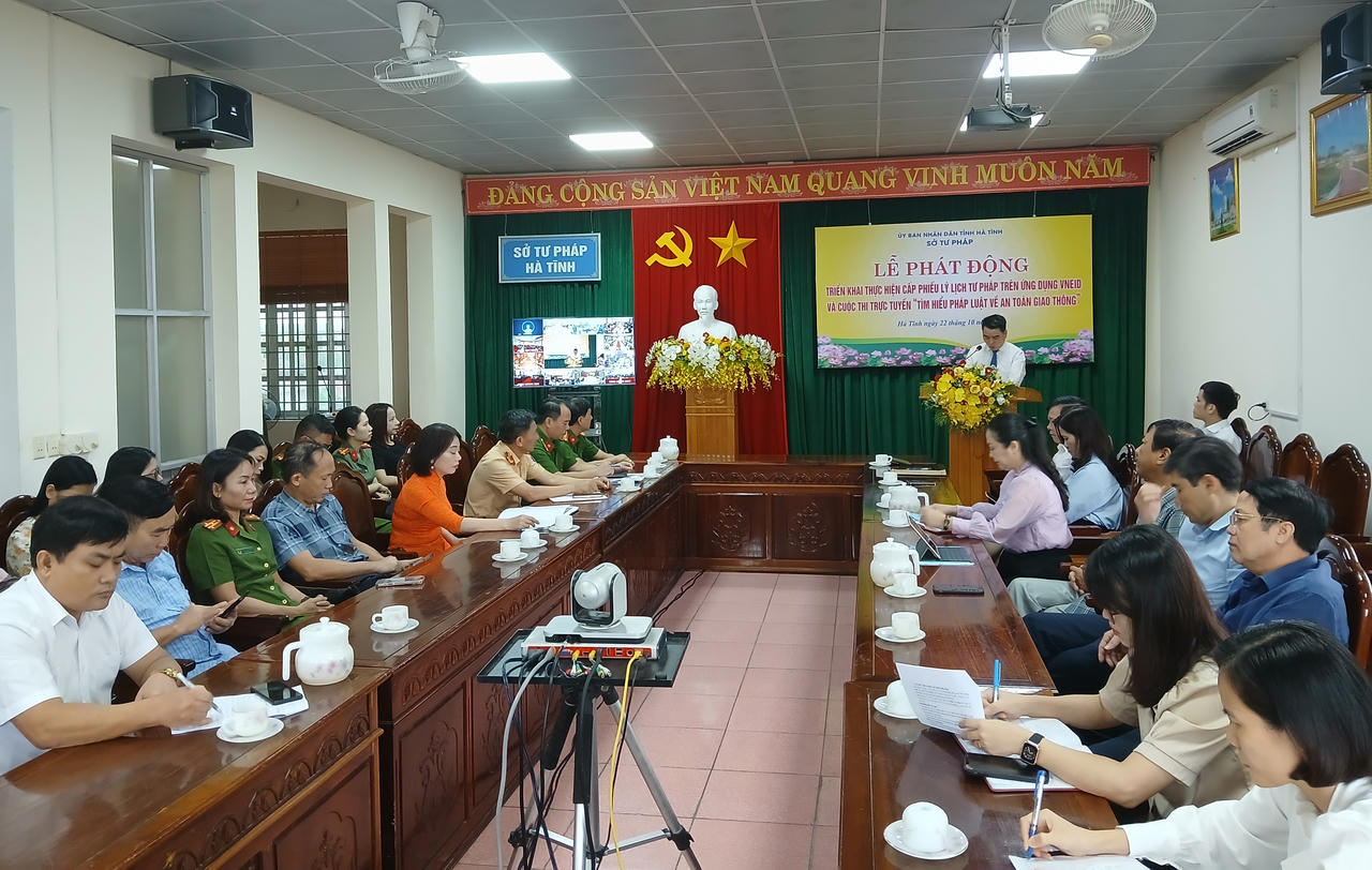 Hà Tĩnh thực hiện cấp phiếu lý lịch tư pháp qua ứng dụng VNEID và phát động cuộc thi trực tuyến tìm hiểu pháp luật về ATGT