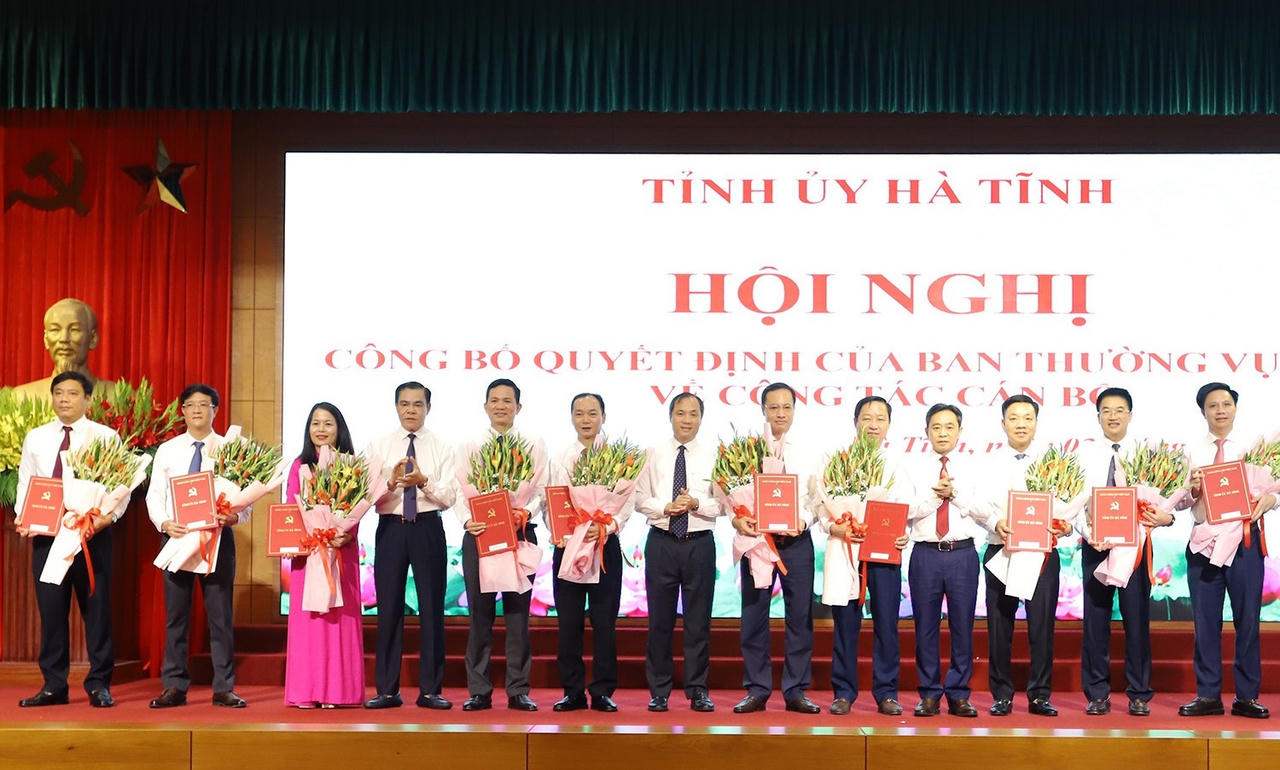 19 cán bộ chủ chốt của Hà Tĩnh được luân chuyển, điều động 