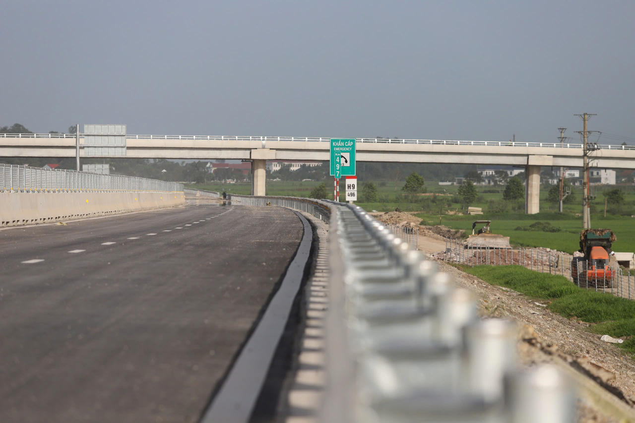 Tuyến cao tốc Bắc – Nam qua Hà Tĩnh trước ngày thông xe kỹ thuật