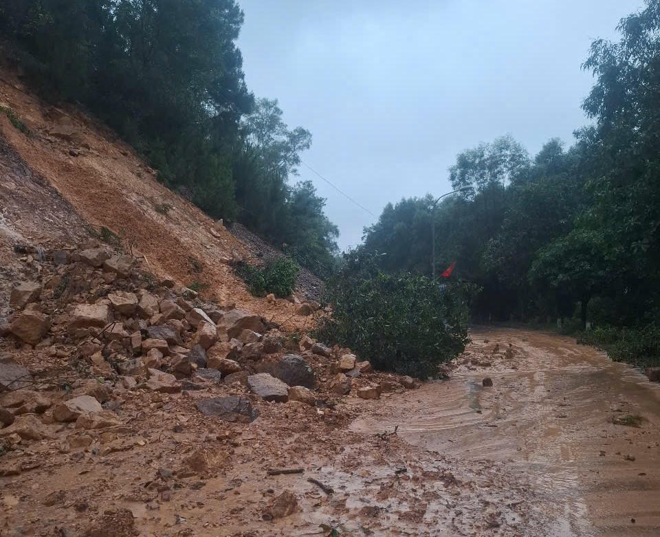 Không kịp trở tay vì lũ 'trái mùa' ở Hà Tĩnh