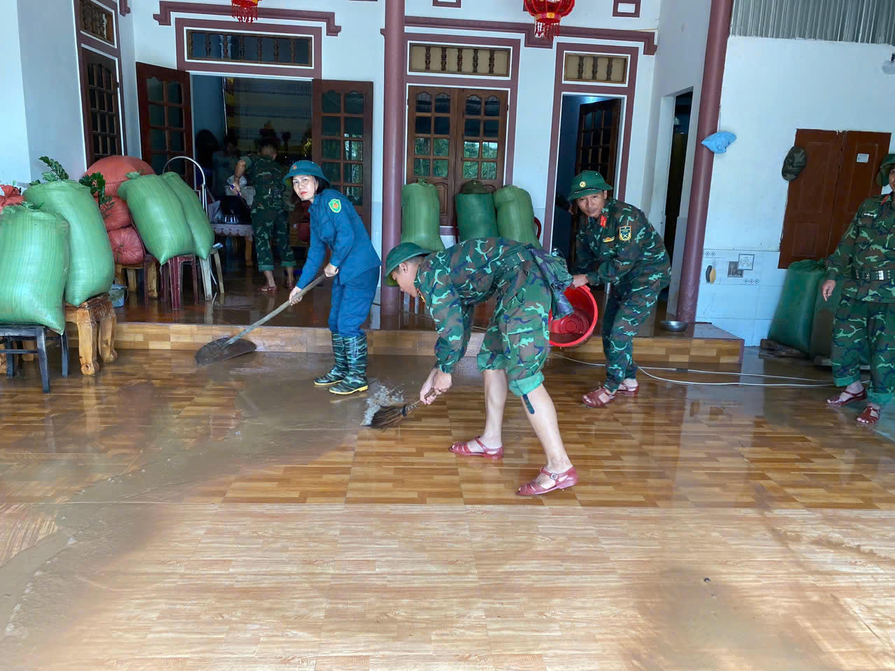 Không kịp trở tay vì lũ 'trái mùa' ở Hà Tĩnh