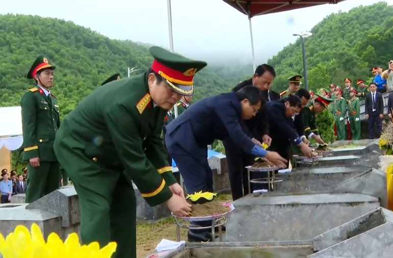Hà Tĩnh tổ chức trọng thể lễ truy điệu, an táng 4 liệt sỹ hy sinh tại Lào về đất Mẹ