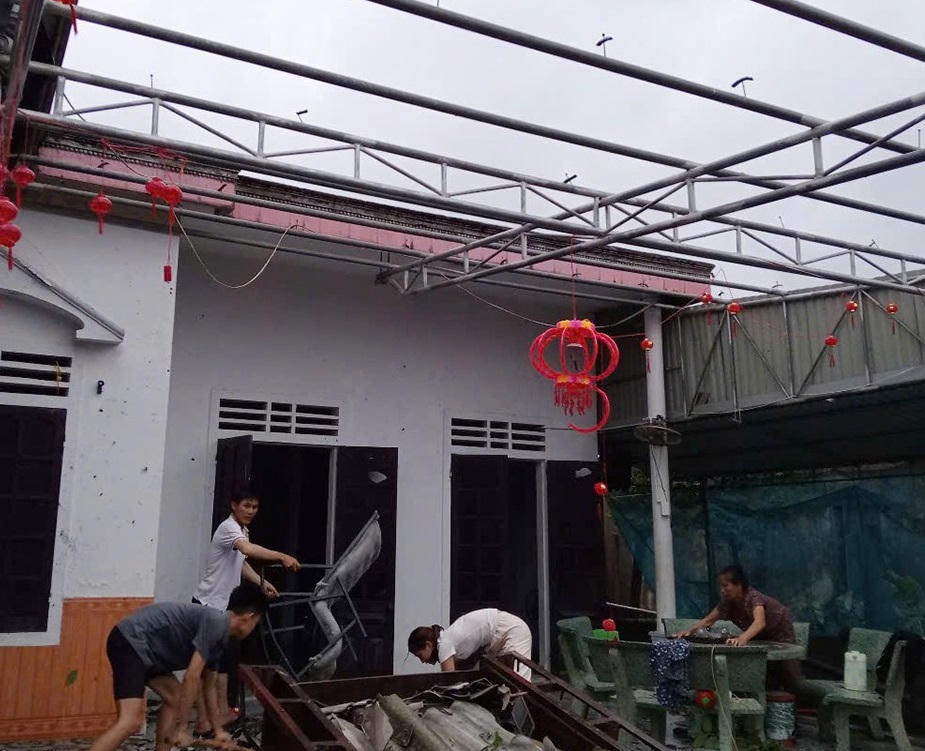 Lốc xoáy làm 23 nhà dân ở một xã bị tốc mái