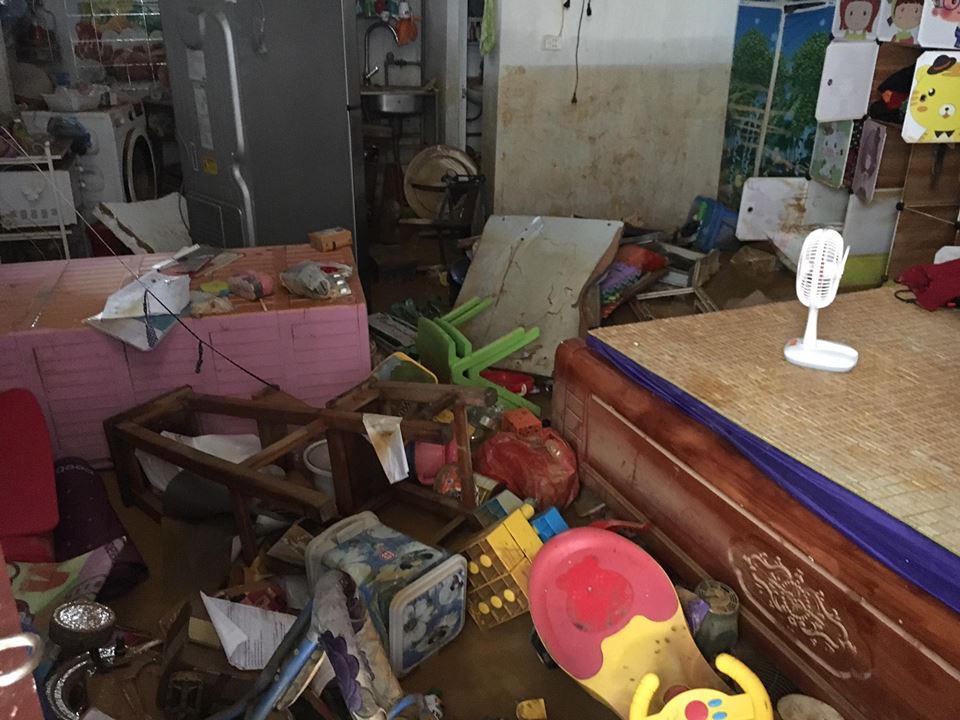 Xót xa cảnh Thị trấn Thanh Sơn lầy lội, tan hoang sau đợt mưa lũ lịch sử