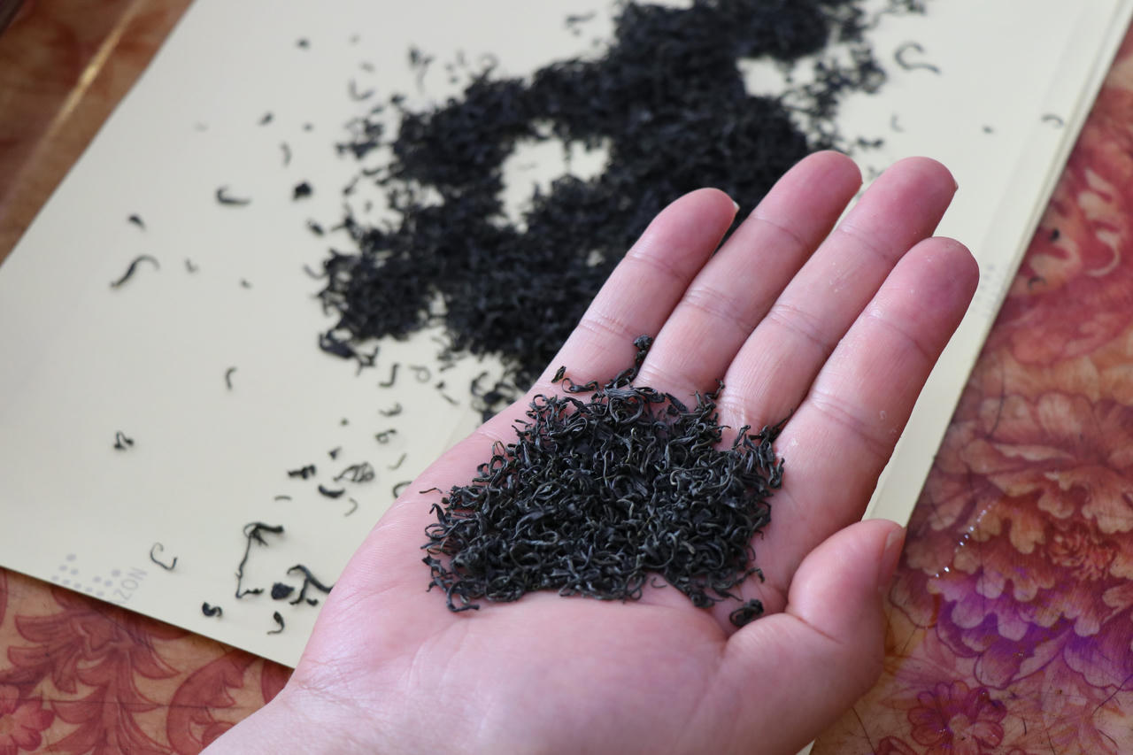 Một cân chè đắt như... vàng ròng