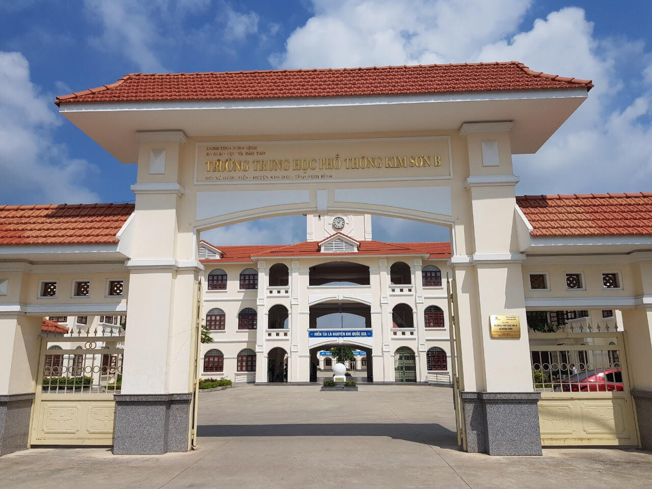 Nghẹn ngào hồi tưởng kỷ niệm đẹp về Chủ tịch nước Trần Đại Quang với trường cũ