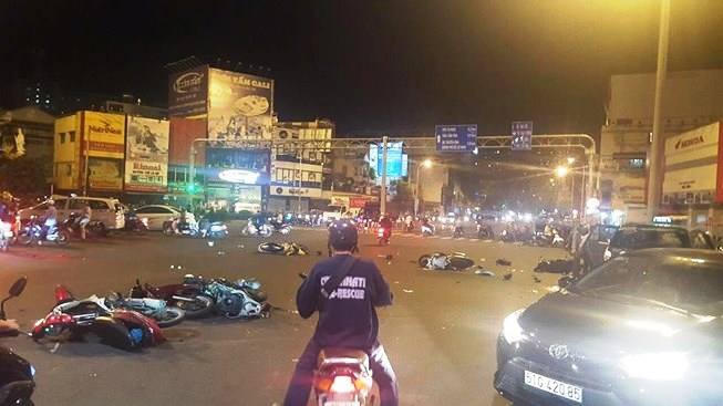 Người đàn bà uống rượu lái BMW tông liên hoàn, 1 người chết, 7 người bị thương