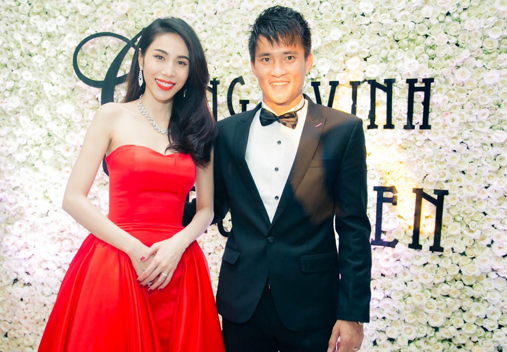 Các cặp đôi sao Việt 'đua nhau' sinh con trước, cưới nhau