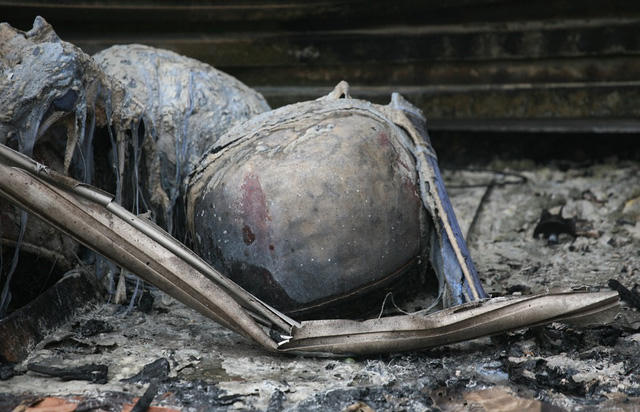 Lửa thiêu rụi nhiều tài sản hàng ăn trước cổng chợ Bưởi