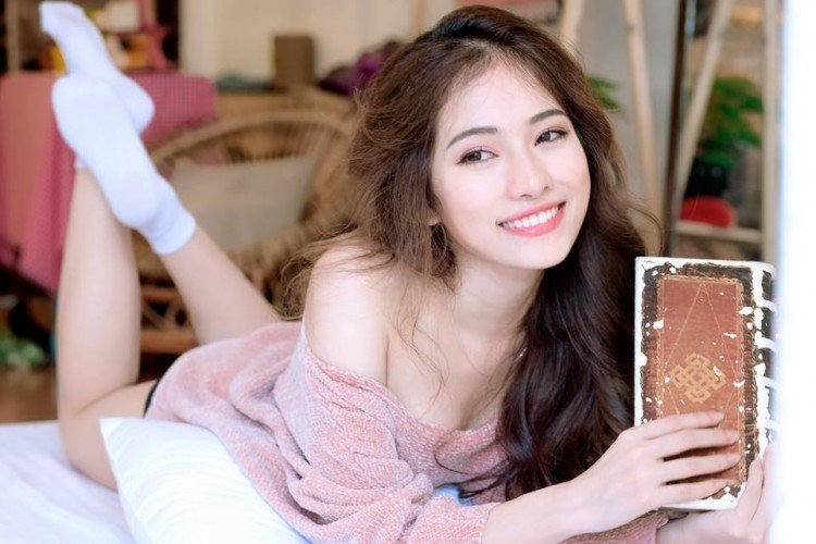 Vẻ đẹp nóng bỏng của bạn gái nhạc sỹ Dương Khắc Linh