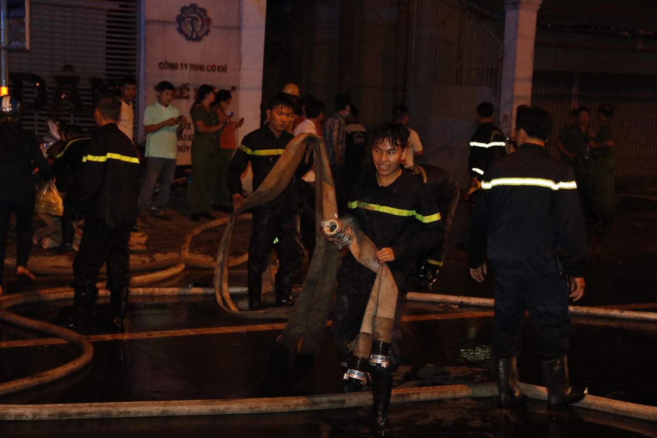 Cháy lớn ở khu công nghiệp Trà Nóc