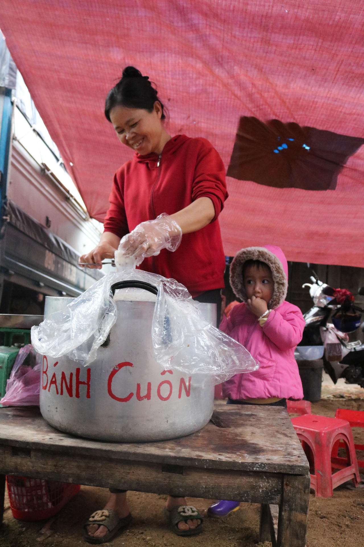Rực rỡ phiên chợ cuối năm vùng cao Hà Giang 