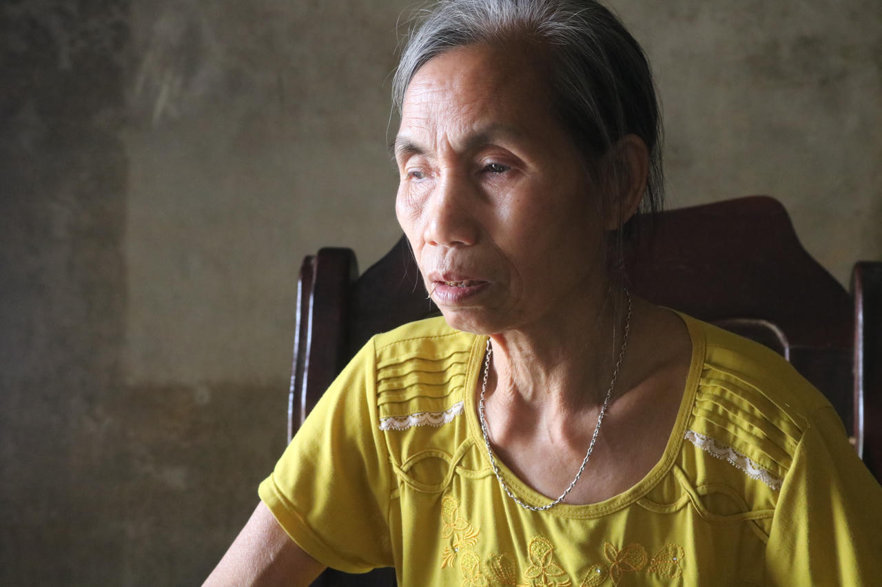 Tết của bé trai mất cả cha và mẹ trong đám cháy Đê La Thành 