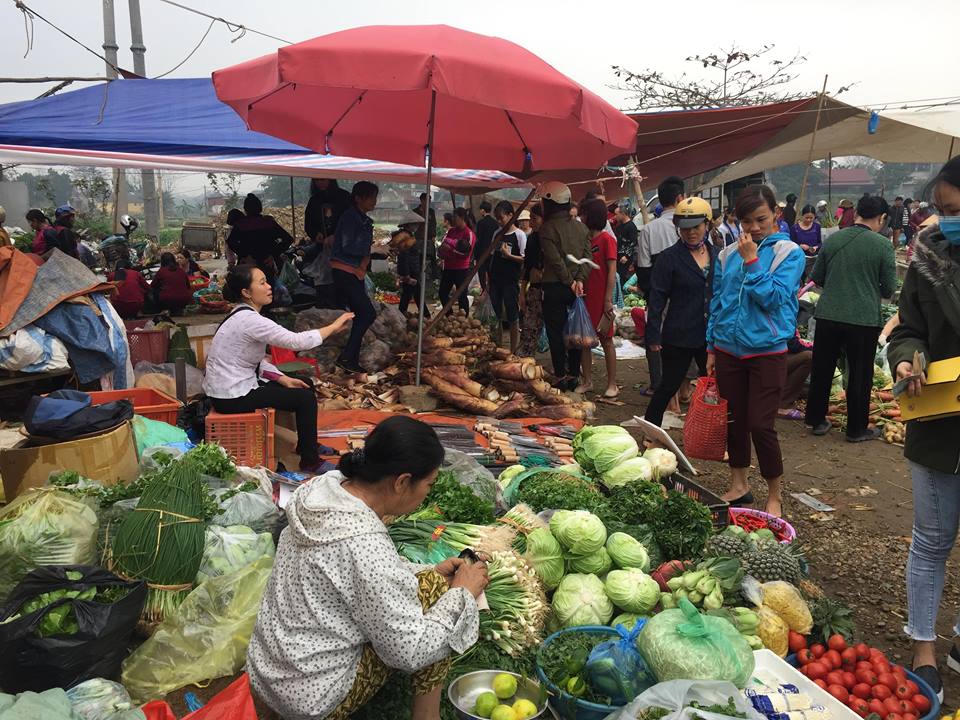 Náo nhiệt chợ quê 30 Tết 