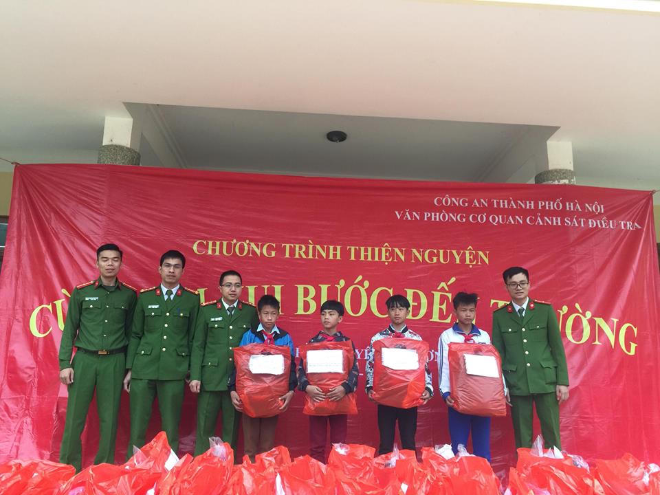 Công an Hà Nội chung tay nâng bước học sinh vùng cao Phiêng Pằn đến trường
