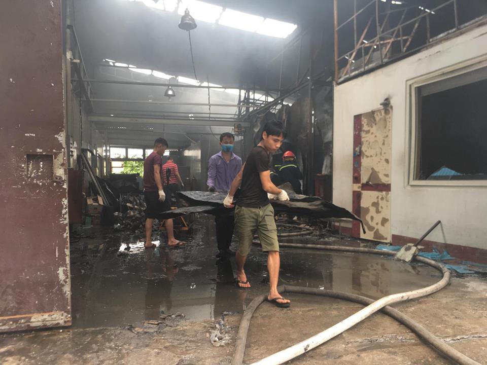 Cuộc gọi sáng sớm khiến cả gia đình thất thần 