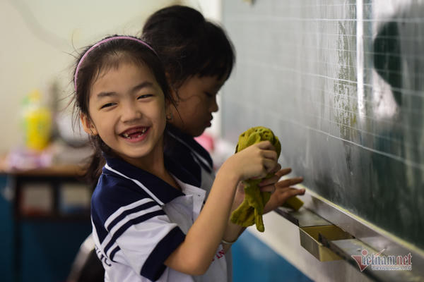 5 dua tre trong ca sinh nam dau tien cua Viet Nam hao huc vao lop 1 hinh anh 7