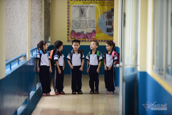 5 dua tre trong ca sinh nam dau tien cua Viet Nam hao huc vao lop 1 hinh anh 9