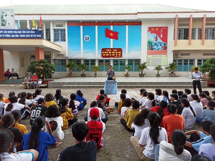 Lâm Đồng cách ly một học sinh sốt cao sau khi tiếp xúc với 3 người Trung Quốc - Ảnh 1.