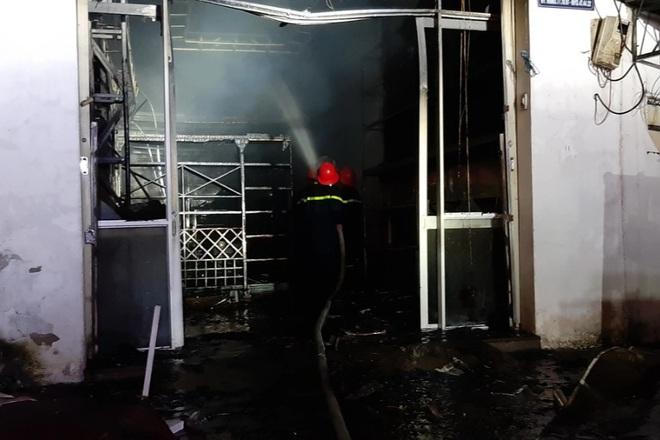 Lửa thiêu rụi tài sản Công ty âm thanh ánh sáng trong đêm