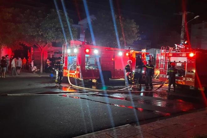 Lửa thiêu rụi tài sản Công ty âm thanh ánh sáng trong đêm