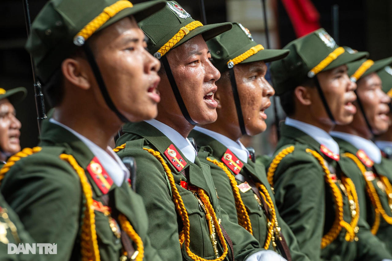 Ngắm Lễ diễu binh hùng tráng, rộn ràng đường phố Thủ đô dịp Quốc khánh 2015