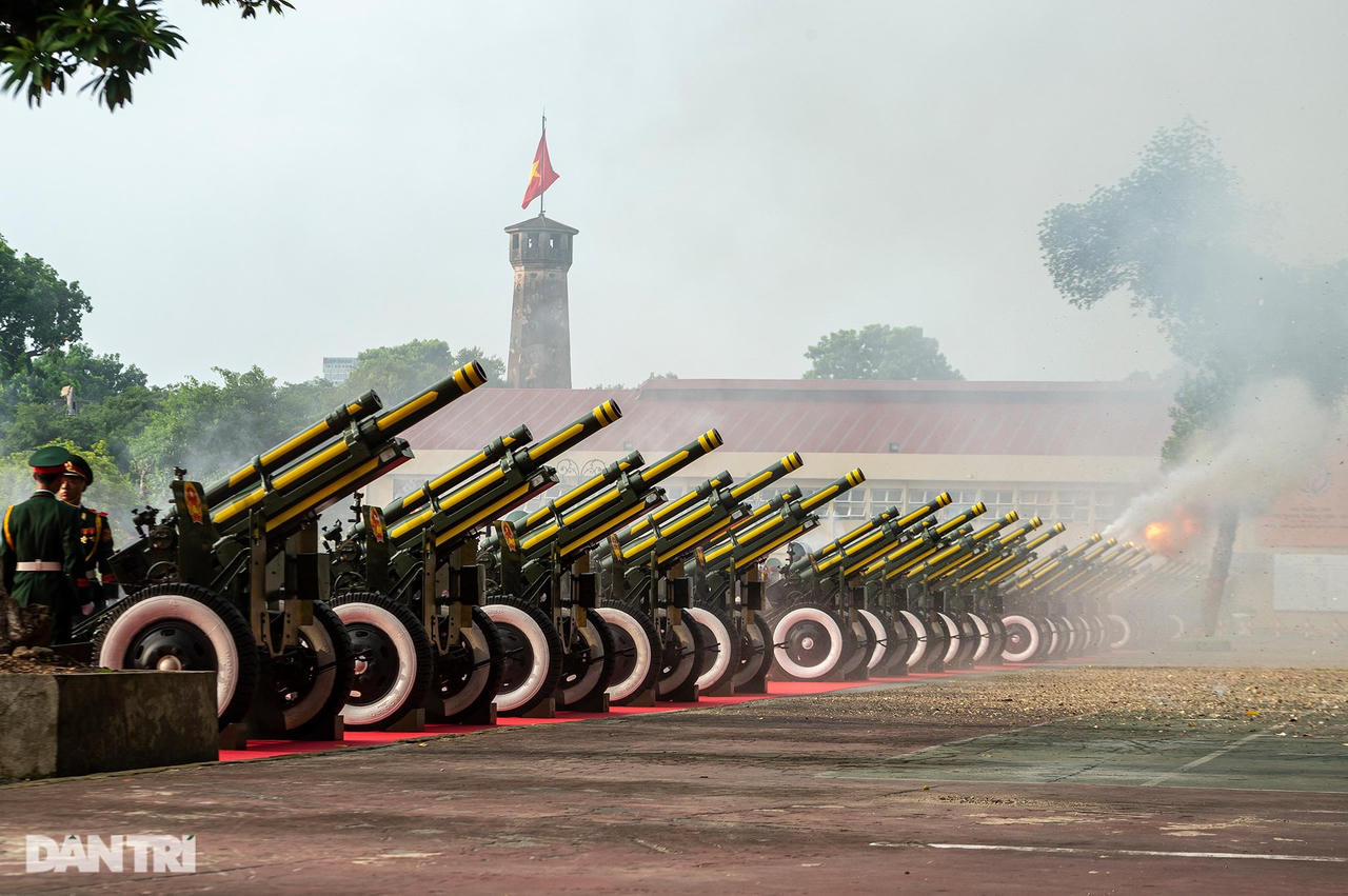 Ngắm Lễ diễu binh hùng tráng, rộn ràng đường phố Thủ đô dịp Quốc khánh 2015