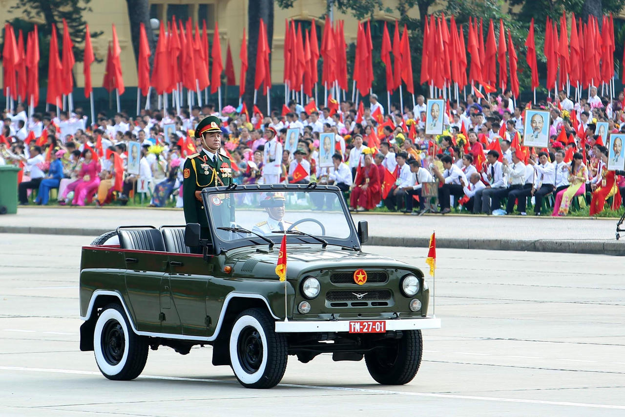 Ngắm Lễ diễu binh hùng tráng, rộn ràng đường phố Thủ đô dịp Quốc khánh 2015