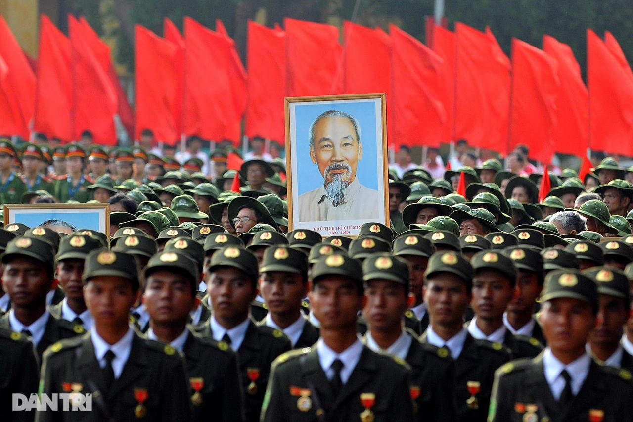 Ngắm Lễ diễu binh hùng tráng, rộn ràng đường phố Thủ đô dịp Quốc khánh 2015