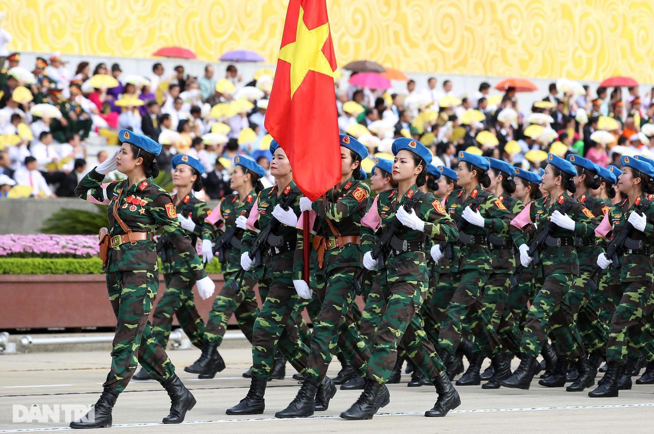 Ngắm Lễ diễu binh hùng tráng, rộn ràng đường phố Thủ đô dịp Quốc khánh 2015