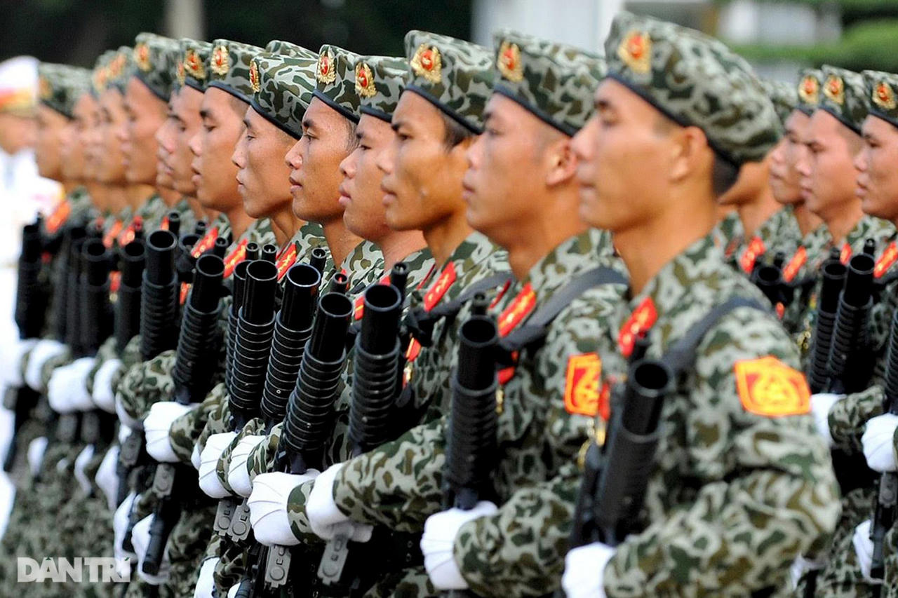 Ngắm Lễ diễu binh hùng tráng, rộn ràng đường phố Thủ đô dịp Quốc khánh 2015