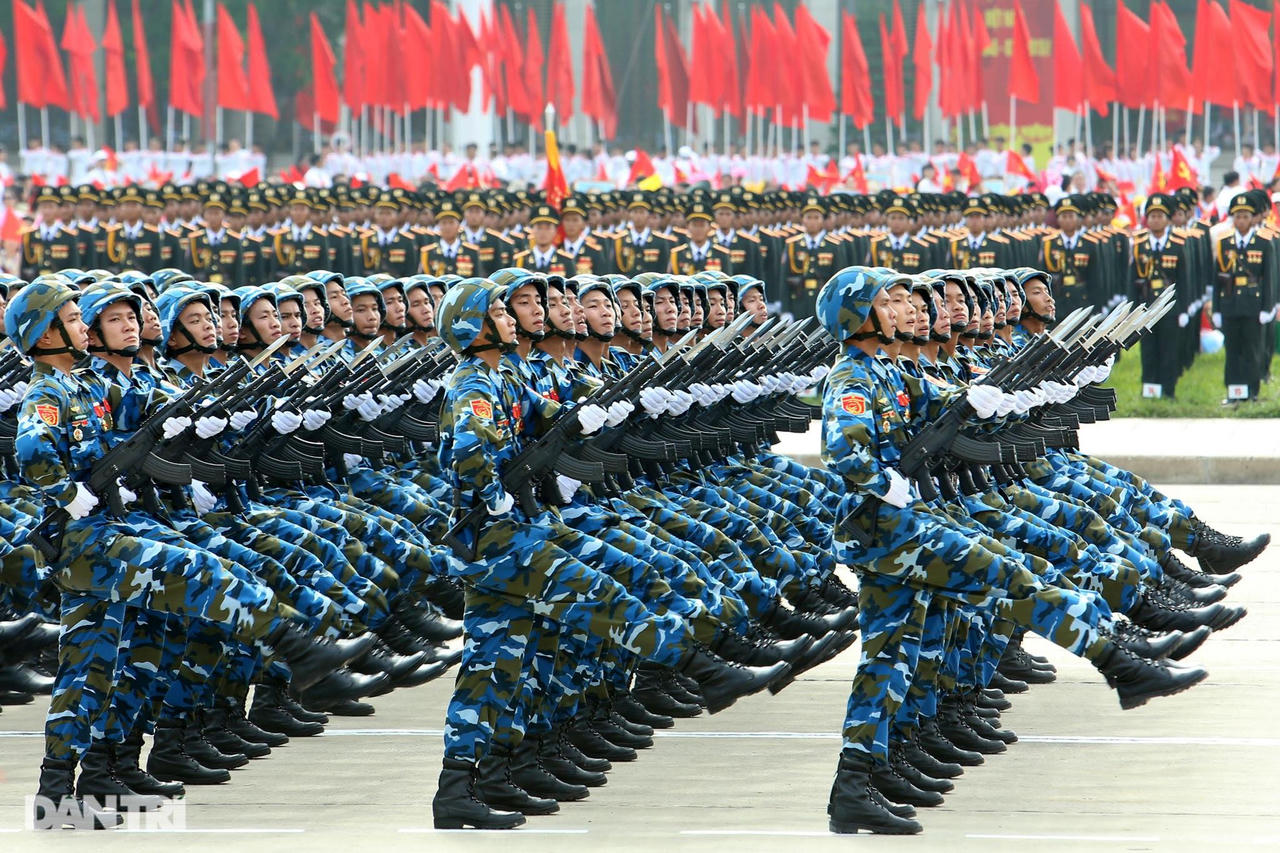 Ngắm Lễ diễu binh hùng tráng, rộn ràng đường phố Thủ đô dịp Quốc khánh 2015