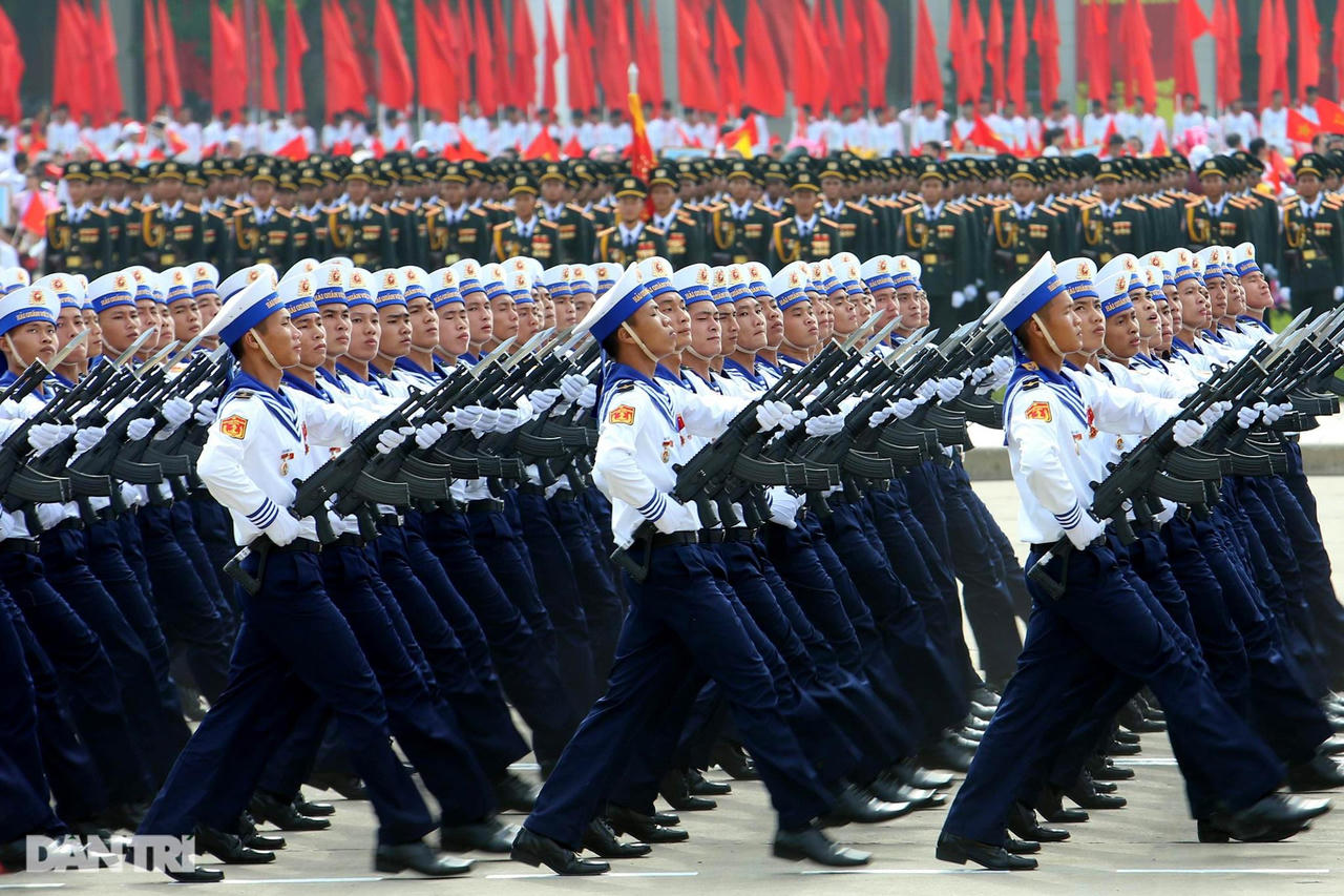 Ngắm Lễ diễu binh hùng tráng, rộn ràng đường phố Thủ đô dịp Quốc khánh 2015