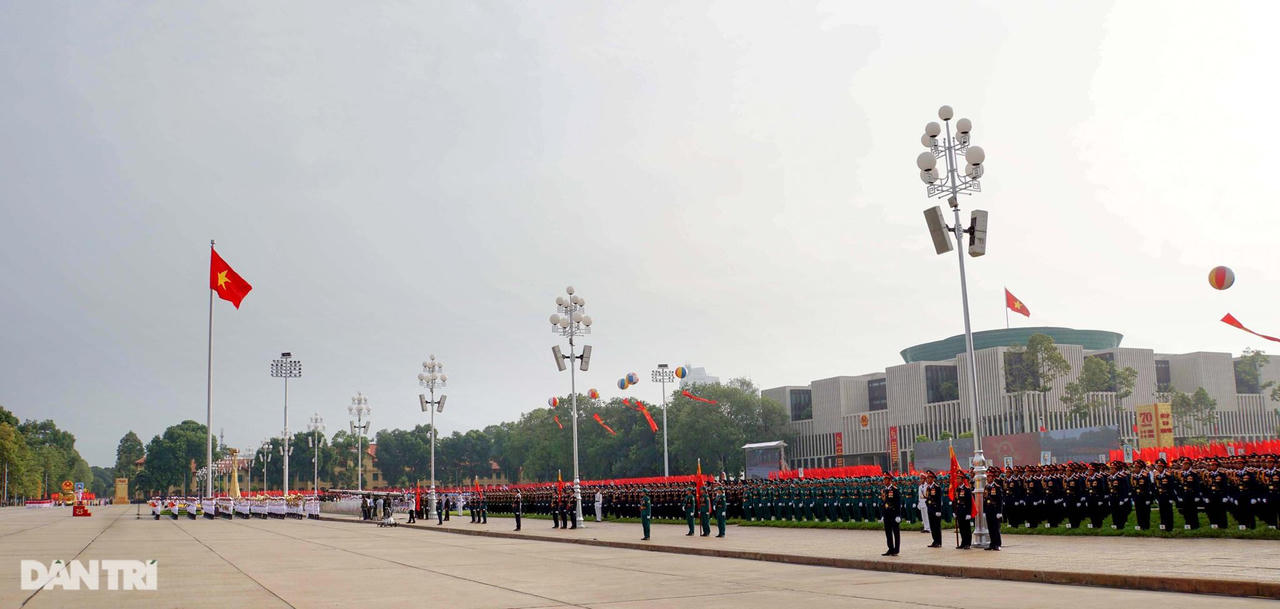 Ngắm Lễ diễu binh hùng tráng, rộn ràng đường phố Thủ đô dịp Quốc khánh 2015