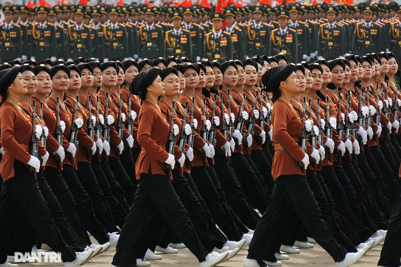 Ngắm Lễ diễu binh hùng tráng, rộn ràng đường phố Thủ đô dịp Quốc khánh 2015