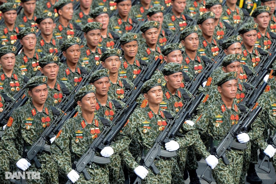 Ngắm Lễ diễu binh hùng tráng, rộn ràng đường phố Thủ đô dịp Quốc khánh 2015