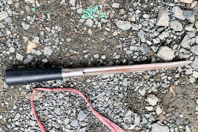 Một phụ nữ đang giặt đồ bị hàng xóm đâm tử vong