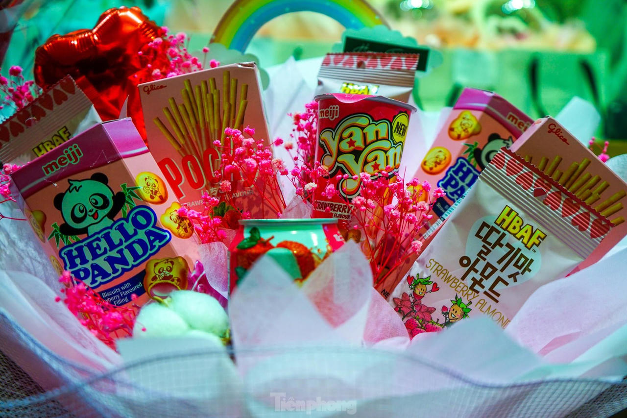 Nhiều hoa độc lạ theo xu hướng 'ăn được, chơi được' cháy hàng trong dịp Valentine ảnh 13