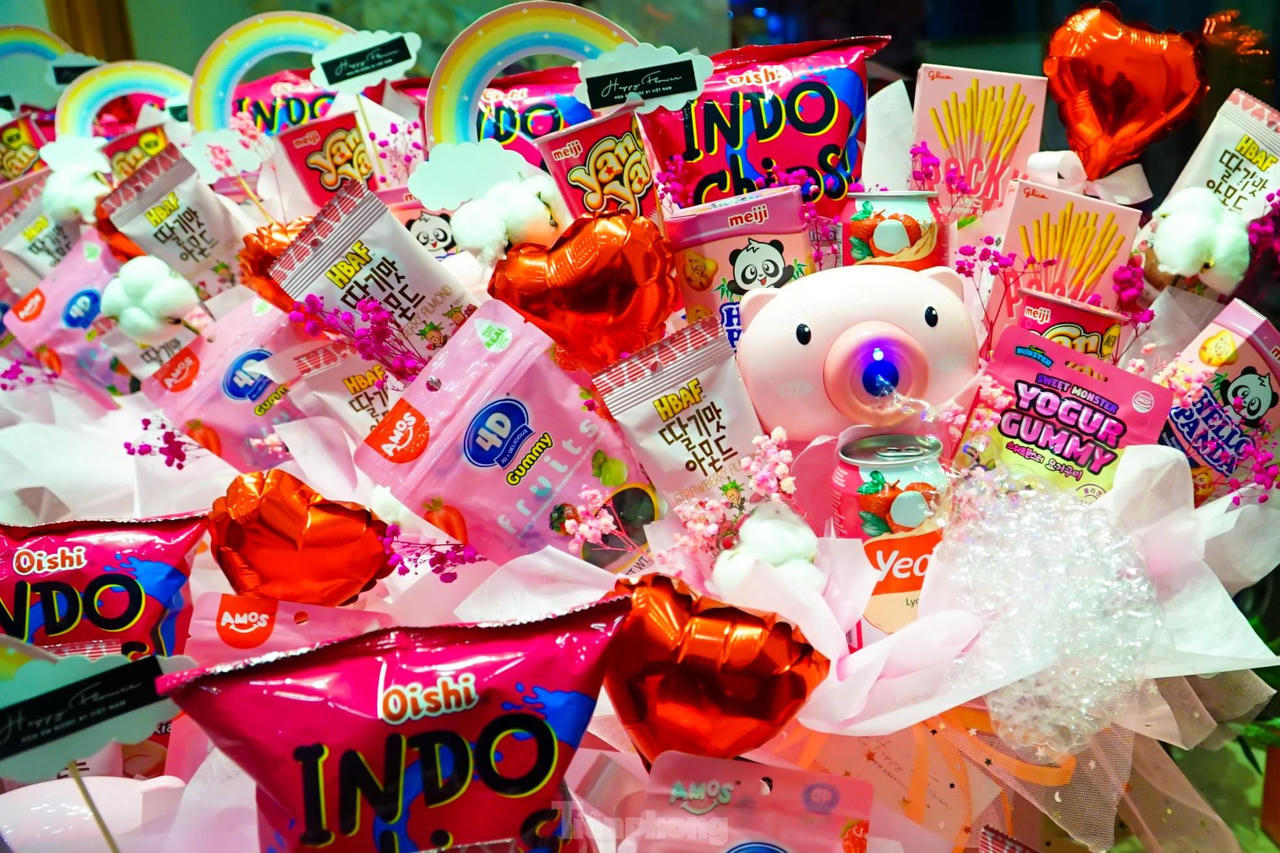 Nhiều hoa độc lạ theo xu hướng 'ăn được, chơi được' cháy hàng trong dịp Valentine ảnh 8