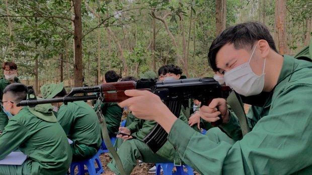 Sinh viên kêu F0 tăng, phải tắm nước lạnh, Đại học Kinh tế Quốc dân nói gì? 