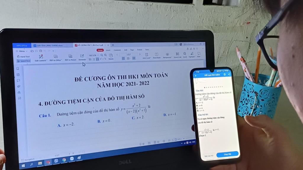 Nở rộ ứng dụng giải bài tập cho học sinh: Liệu có làm thui chột tư duy của học sinh? 