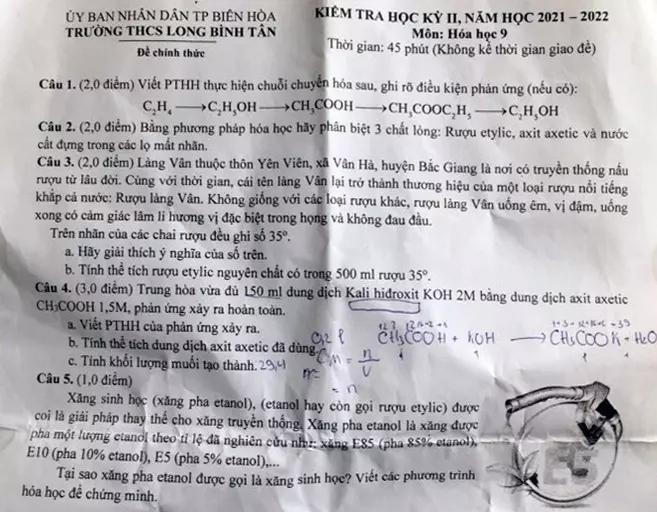 Đề kiểm tra Hoá học 'ca ngợi' rượu Làng Vân bị phụ huynh phản ứng